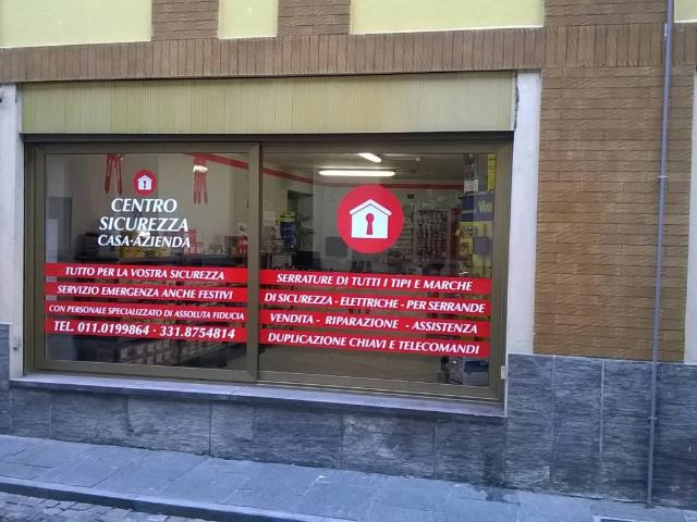 Locale Commerciale in affitto a Piemonte, Torino