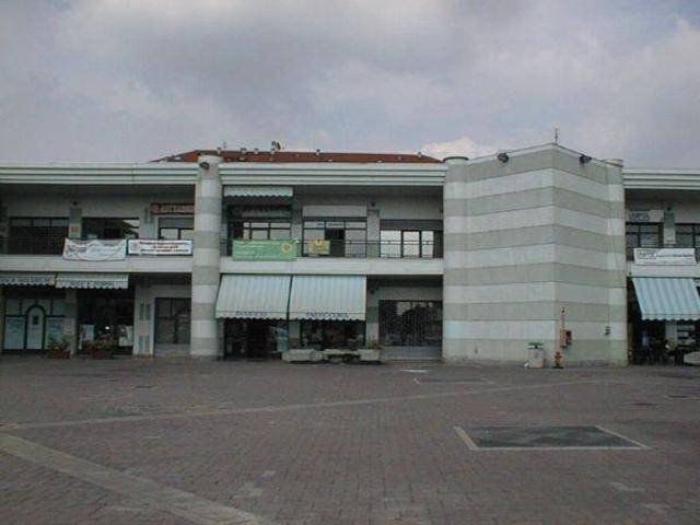 Locale Commerciale in affitto a Piemonte, Torino