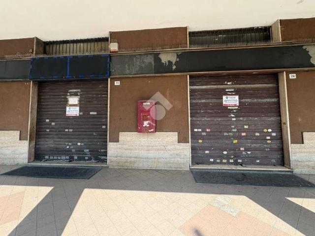 Locale Commerciale in affitto a Piemonte, Torino