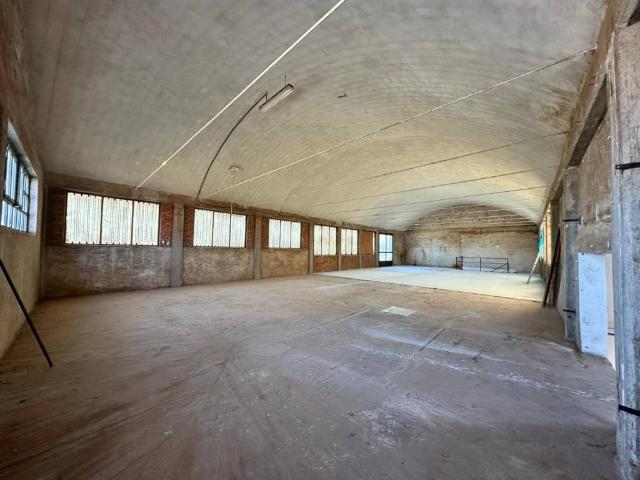Locale Commerciale in affitto a Piemonte, Cuneo