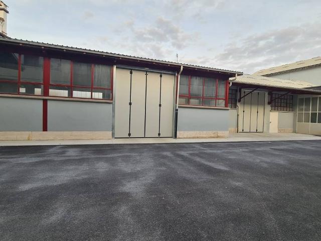 Locale Commerciale in affitto a Piemonte, Cuneo