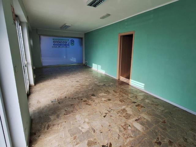 Locale Commerciale in affitto a Piemonte, Cuneo