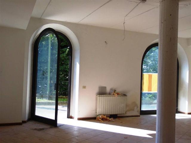 Locale Commerciale in affitto a Ronta, Borgo San Lorenzo