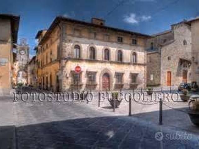 Locale Commerciale in affitto a Borgo San Lorenzo, Toscana