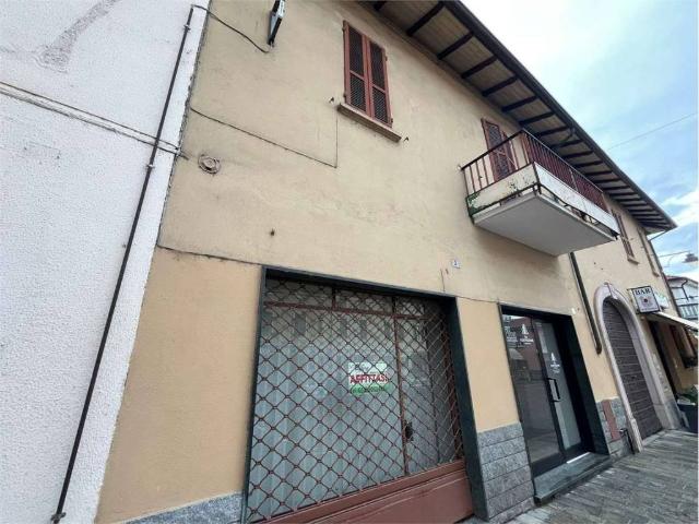 Locale Commerciale in affitto a Piemonte, Novara