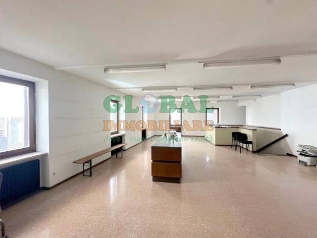 Locale Commerciale in affitto a Comunità Valsugana e Tesino, Borgo Valsugana