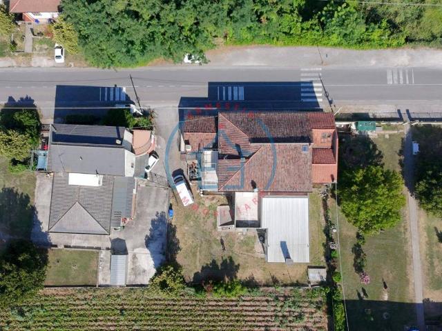 Locale Commerciale in affitto a Borgo Veneto, Saletto