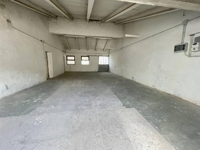 Locale Commerciale in affitto a Borgo Virgilio, Romanore