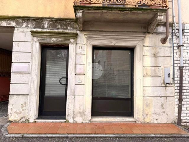 Locale Commerciale in affitto a Piemonte, Torino