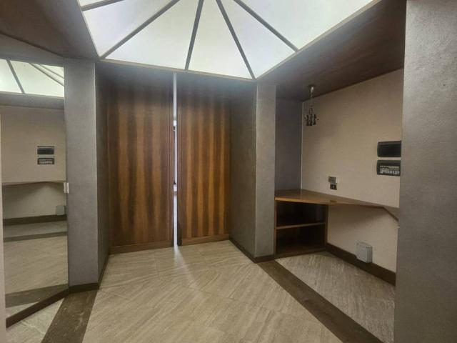 Locale Commerciale in affitto a Borgonovo Val Tidone, Reggio Emilia