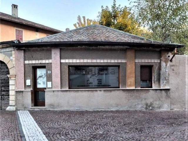 Locale Commerciale in affitto a Comunità montana Alta Valtellina, Bormio