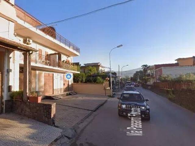 Locale Commerciale in affitto a Pellegrini, Boscoreale