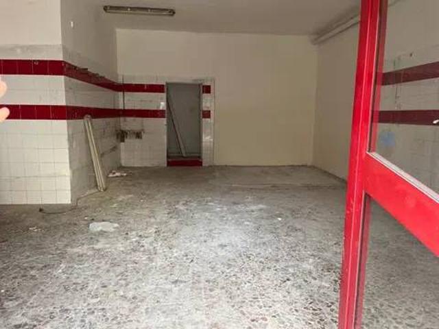 Locale Commerciale in affitto a Pellegrini, Boscoreale