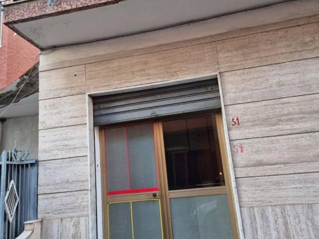 Locale Commerciale in affitto a Boscotrecase, Campania