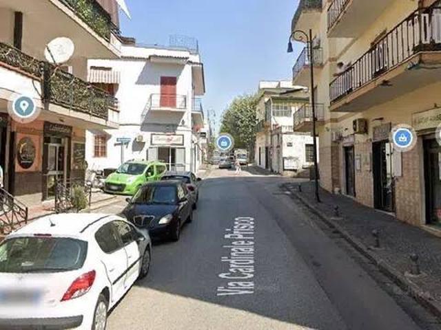 Locale Commerciale in affitto a Boscotrecase, Campania