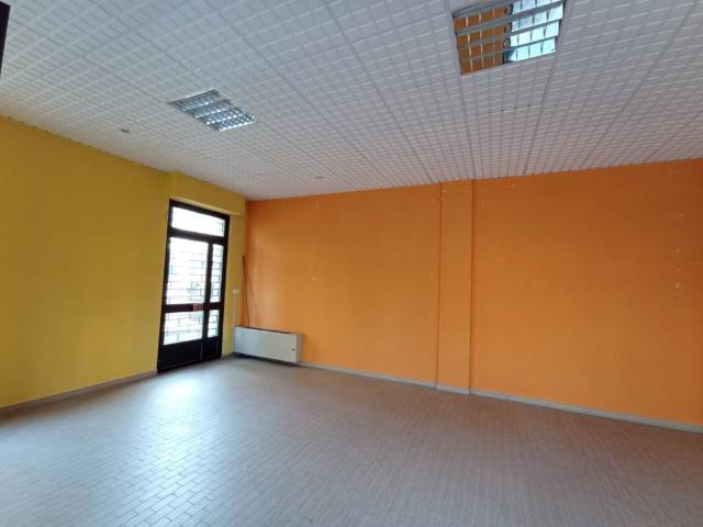 Locale Commerciale in affitto a Piemonte, Cuneo