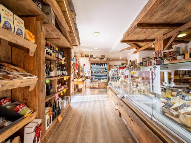 Locale Commerciale in affitto a Piemonte, Cuneo