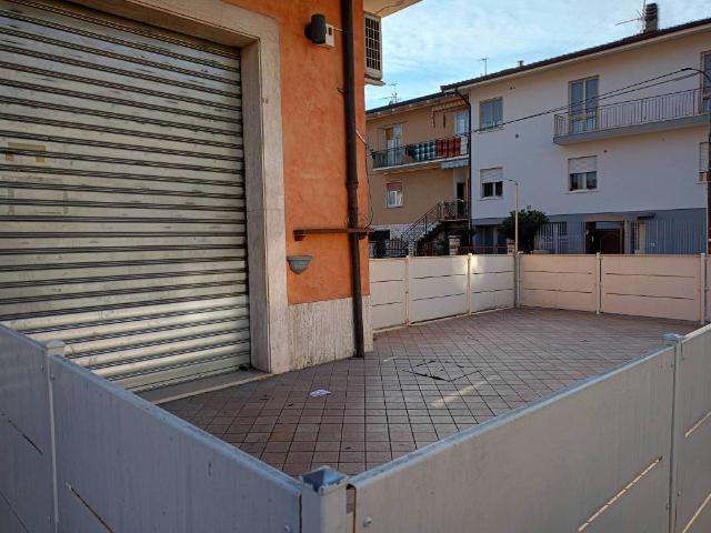 Locale Commerciale in affitto a Comunità montana della valle Trompia, Bovezzo