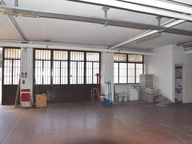 Locale Commerciale in affitto a Masciago Milanese, Bovisio Masciago