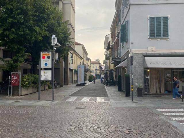 Locale Commerciale in affitto a Piemonte, Cuneo