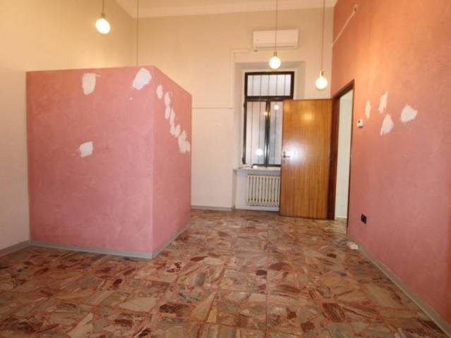 Locale Commerciale in affitto a Piemonte, Cuneo