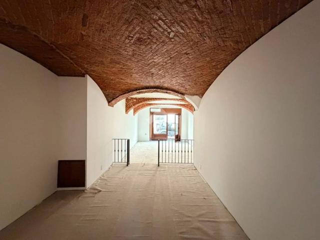 Locale Commerciale in affitto a Piemonte, Cuneo
