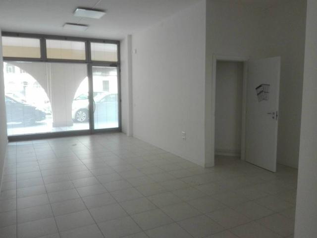 Locale Commerciale in affitto a Breganze, Veneto