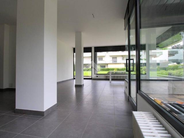 Locale Commerciale in affitto a Brembate Di Sopra, Lombardia
