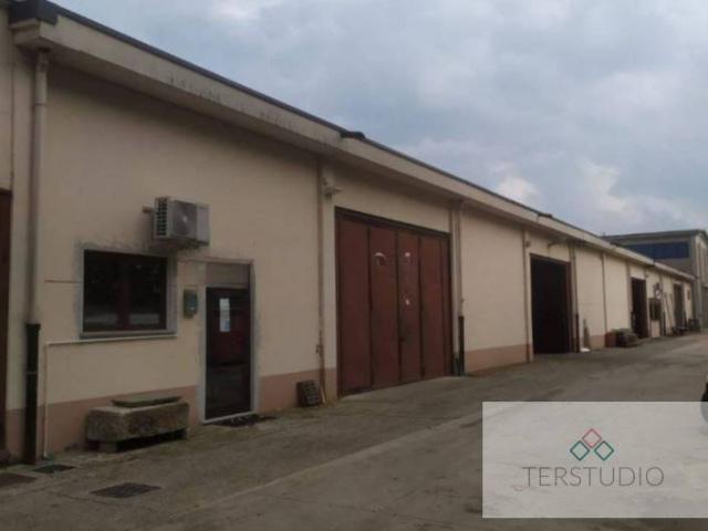 Locale Commerciale in affitto a Brembate di Sopra, Bergamo