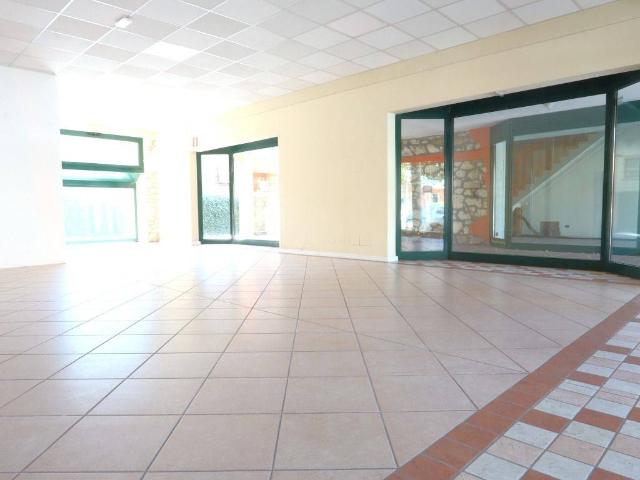 Locale Commerciale in affitto a Brendola, Veneto