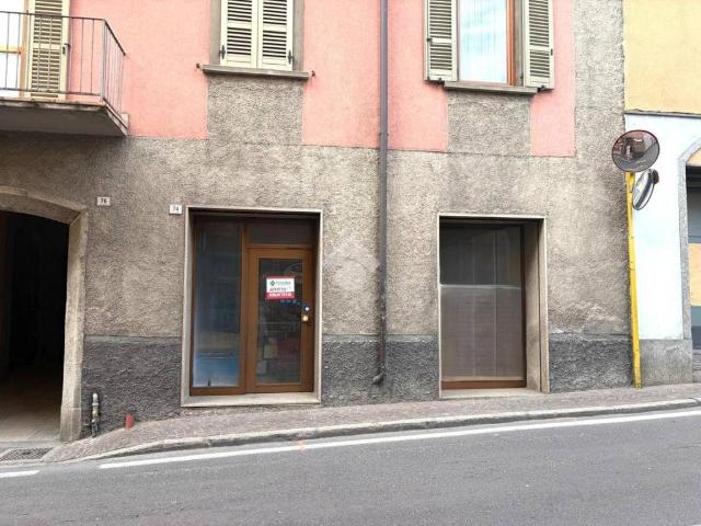 Locale Commerciale in affitto a Comunità montana della valle Camonica, Breno