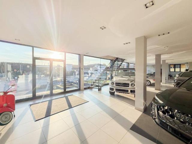 Locale Commerciale in affitto a Brescia