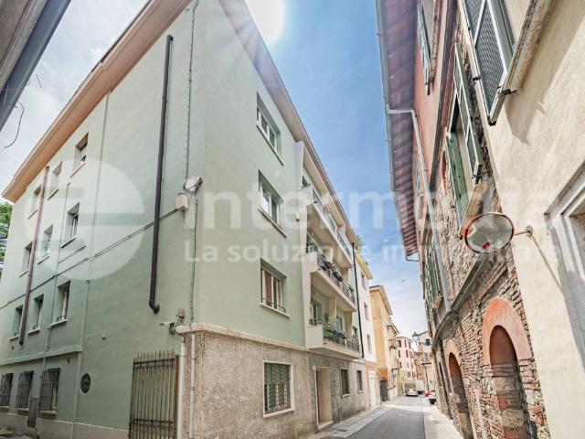 Locale Commerciale in affitto a Zona Centro, Brescia