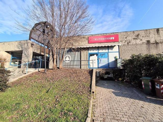 Locale Commerciale in affitto a Zona Nord, Brescia