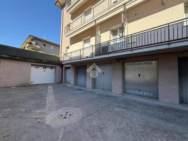 Locale Commerciale in affitto a Zona Nord, Brescia