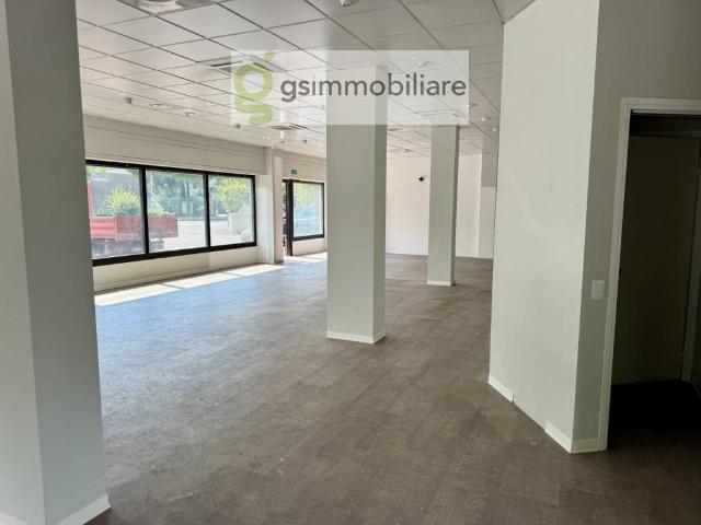 Locale Commerciale in affitto a Zona Nord, Brescia