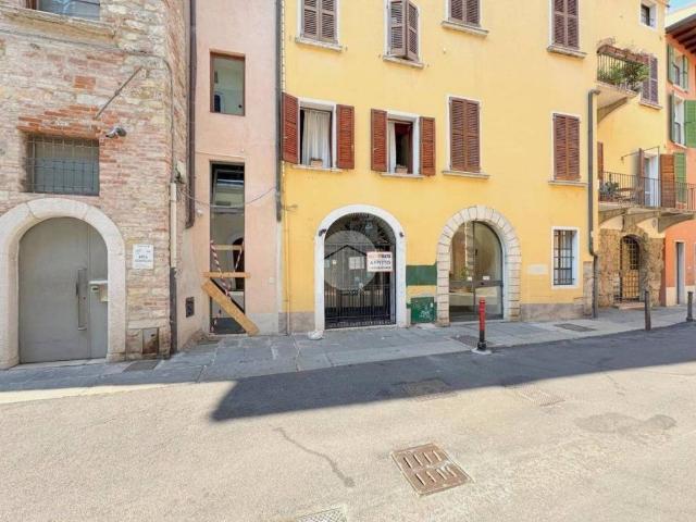 Locale Commerciale in affitto a Zona Centro, Brescia