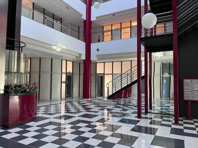 Locale Commerciale in affitto a Zona Sud, Brescia