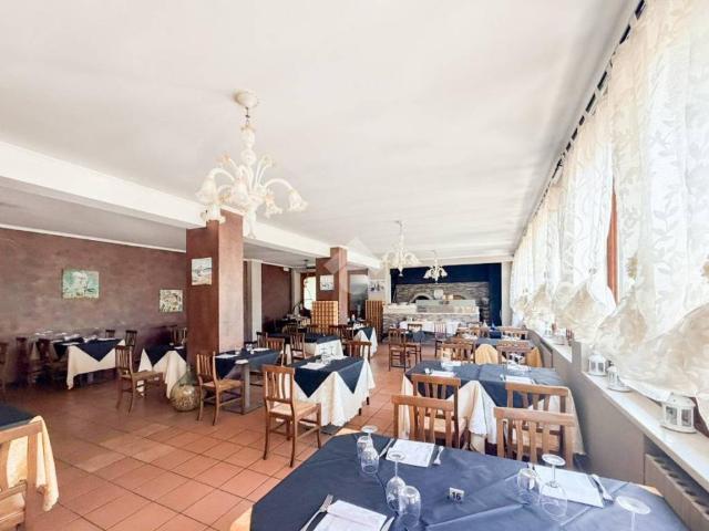 Locale Commerciale in affitto a Zona Est, Brescia