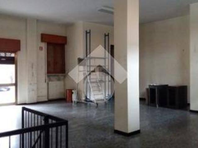 Locale Commerciale in affitto a Zona Sud, Brescia