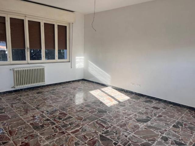 Locale Commerciale in affitto a Zona Nord, Brescia