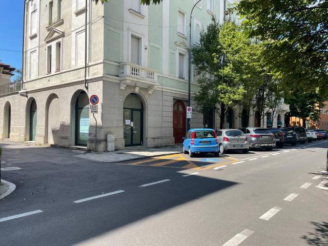 Locale Commerciale in affitto a Zona Nord, Brescia