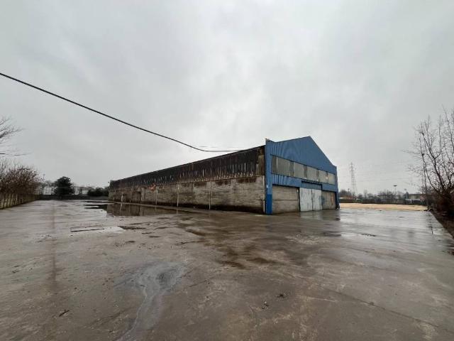 Locale Commerciale in affitto a Zona Sud, Brescia
