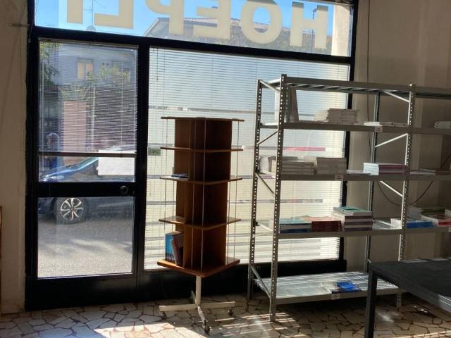 Locale Commerciale in affitto a Zona Nord, Brescia