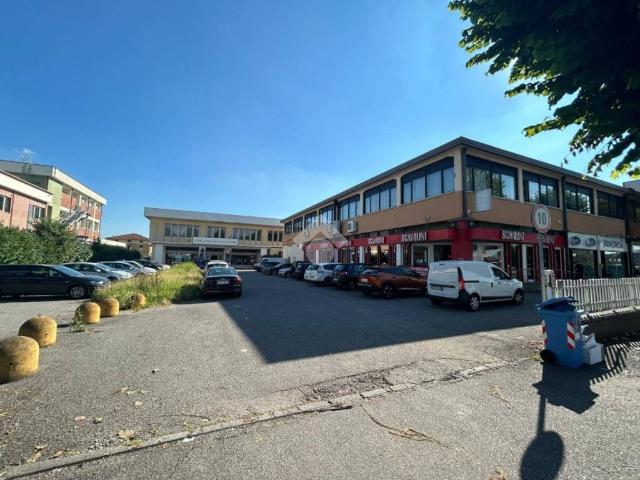 Locale Commerciale in affitto a Brescia