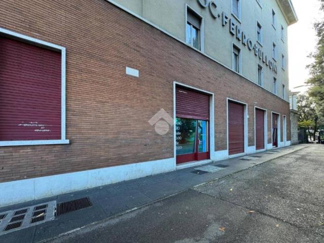 Locale Commerciale in affitto a Zona Centro, Brescia
