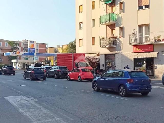 Locale Commerciale in affitto a Brescia