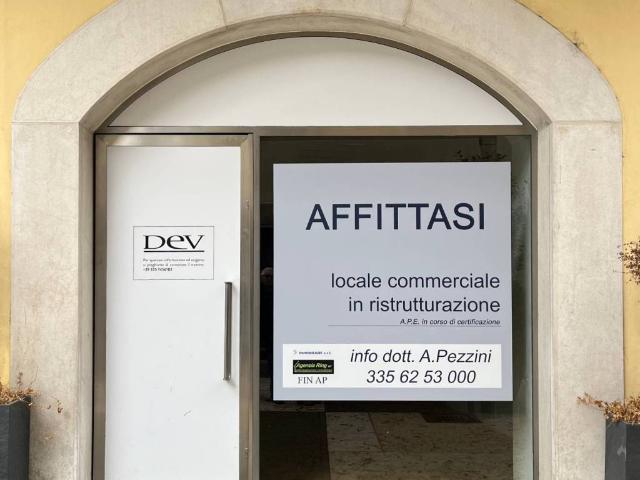 Locale Commerciale in affitto a Zona Centro, Brescia
