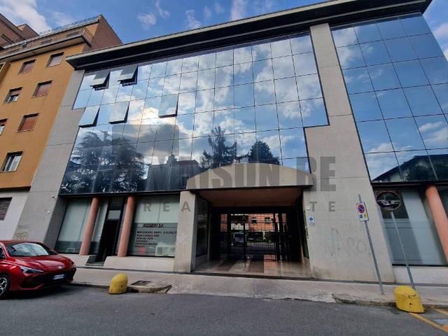 Locale Commerciale in affitto a Zona Centro, Brescia