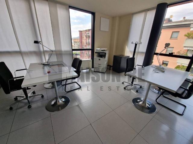 Locale Commerciale in affitto a Zona Centro, Brescia